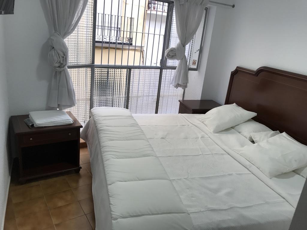 Hostal Lavapies Мадрид Екстериор снимка