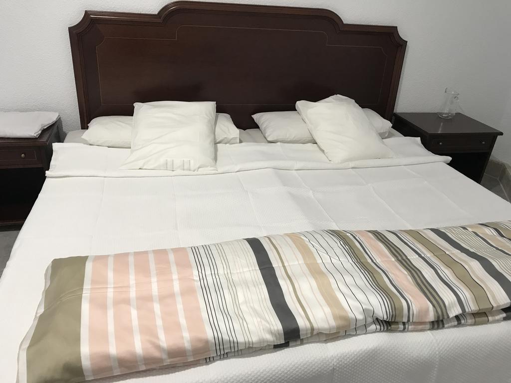Hostal Lavapies Мадрид Екстериор снимка