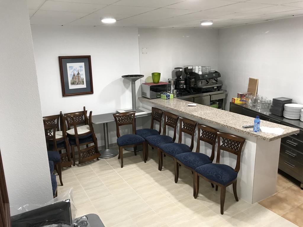 Hostal Lavapies Мадрид Екстериор снимка