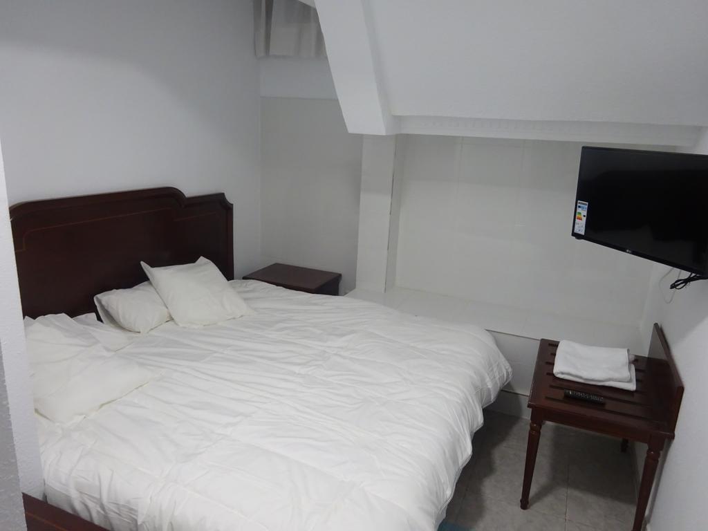 Hostal Lavapies Мадрид Стая снимка