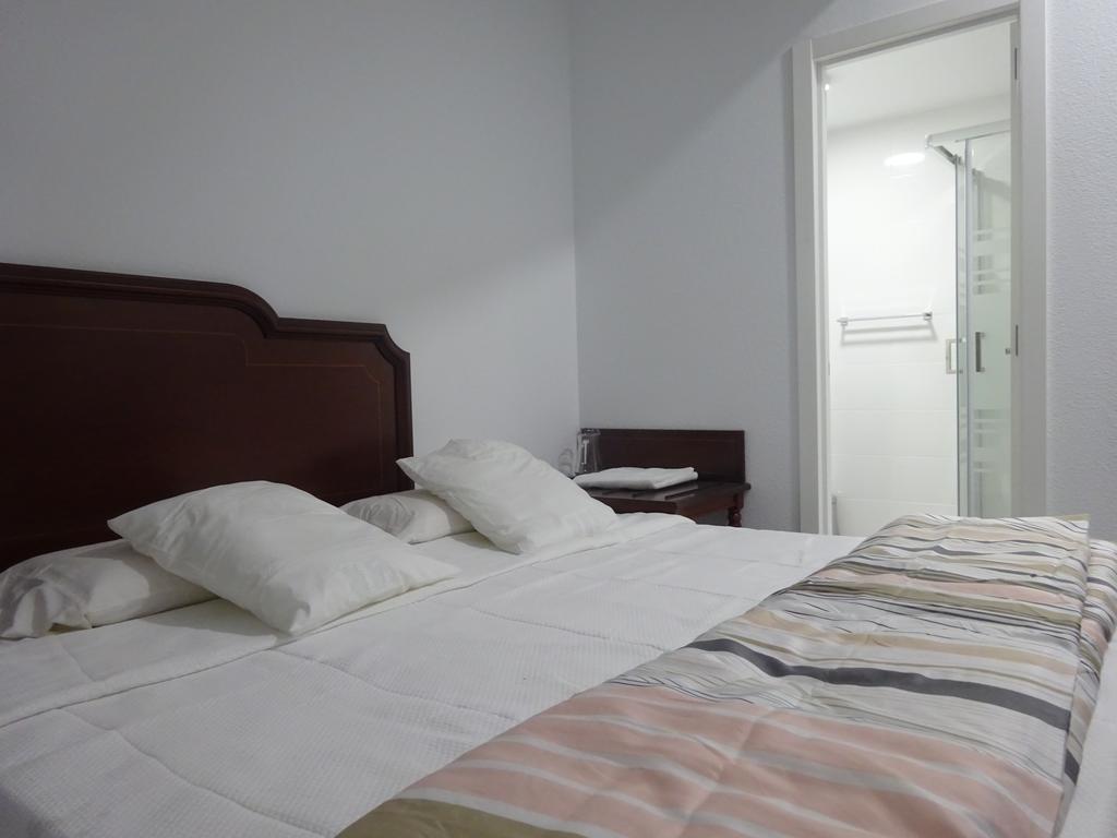 Hostal Lavapies Мадрид Стая снимка