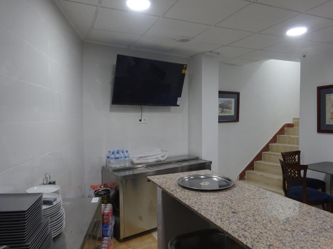 Hostal Lavapies Мадрид Екстериор снимка