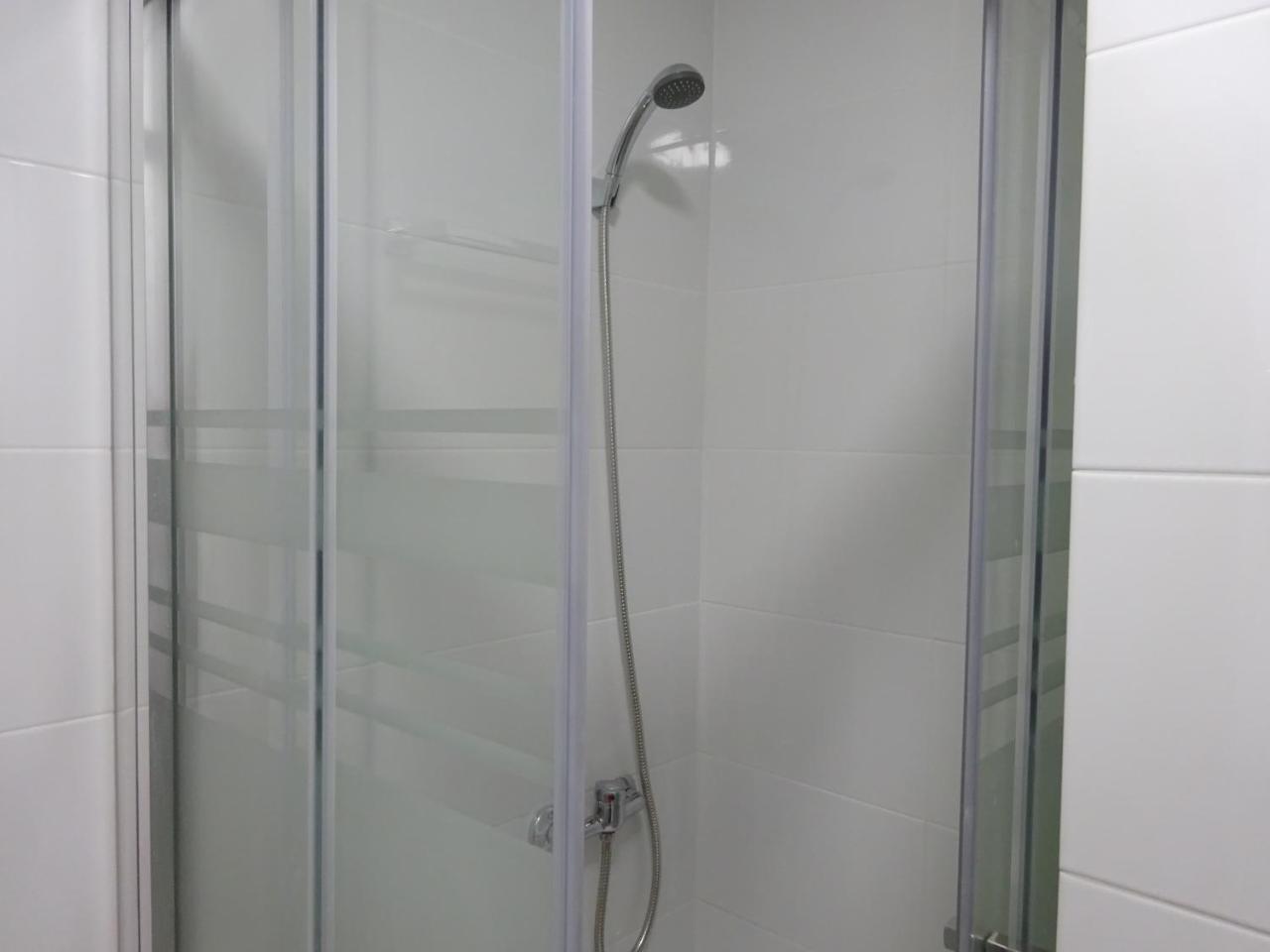 Hostal Lavapies Мадрид Екстериор снимка