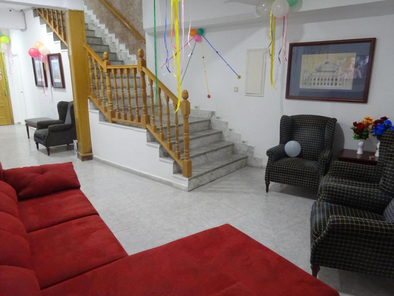 Hostal Lavapies Мадрид Екстериор снимка
