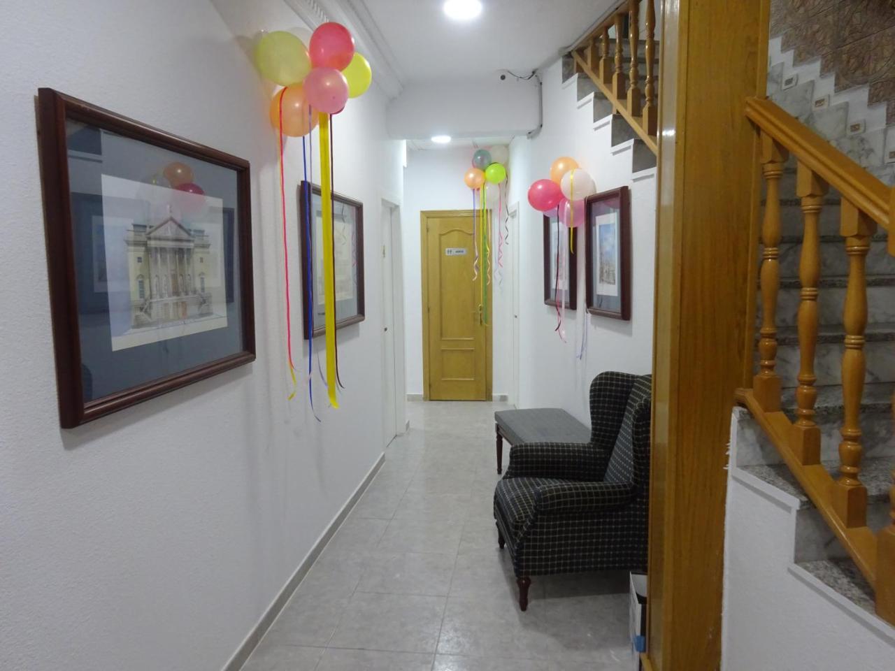 Hostal Lavapies Мадрид Екстериор снимка